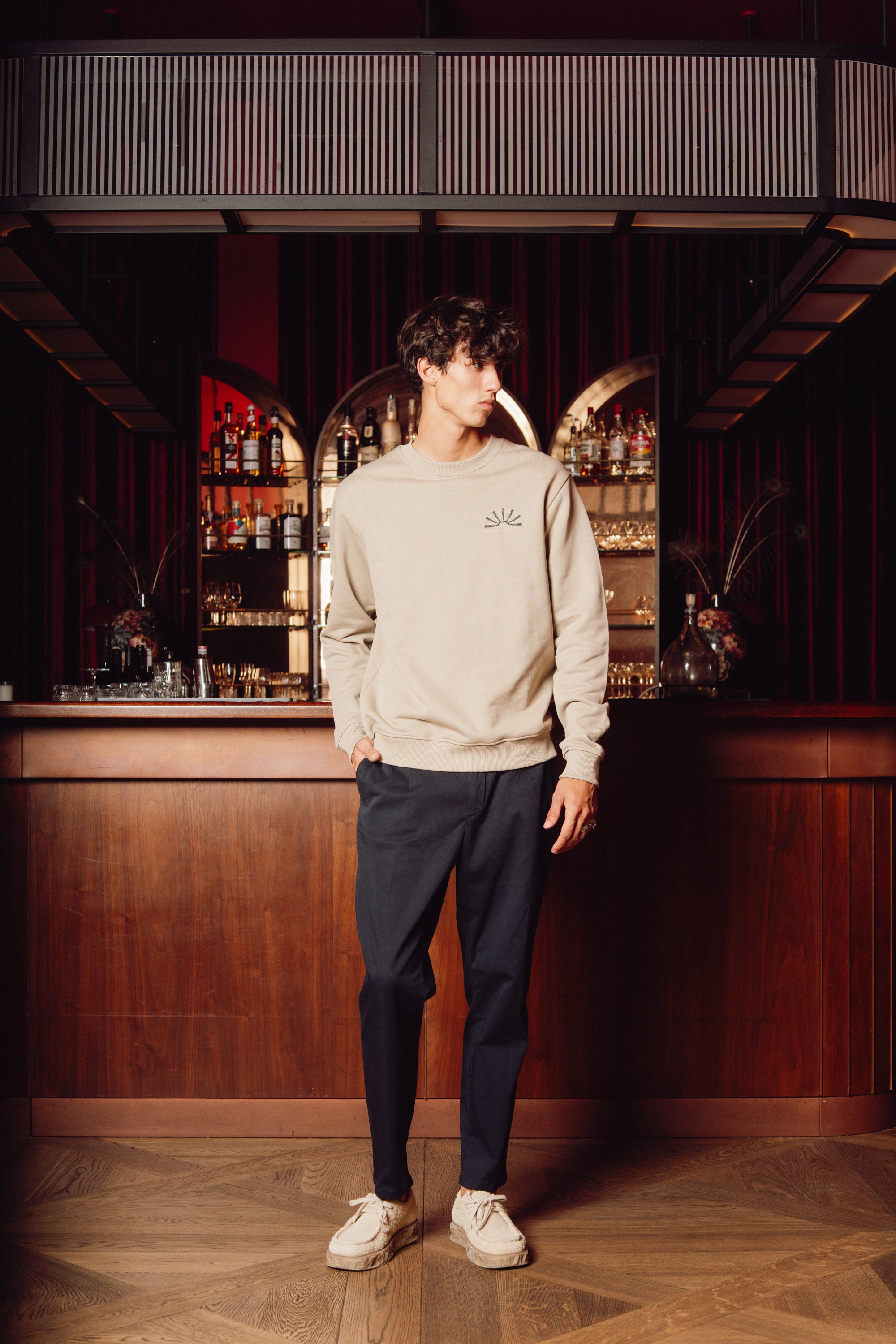Honorer horizon crewneck   - Dark sand