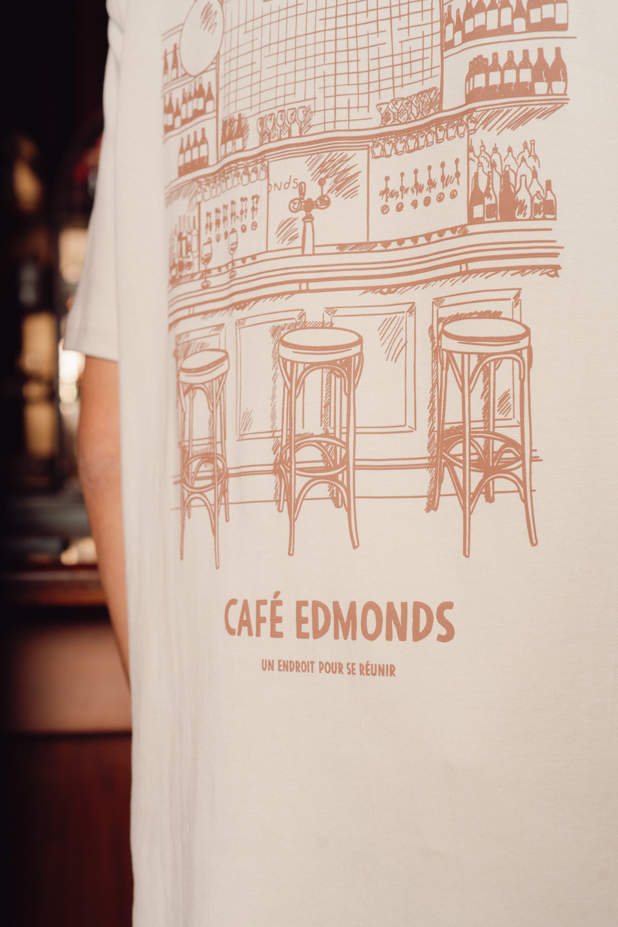 Le café bistro T-shirt - sand