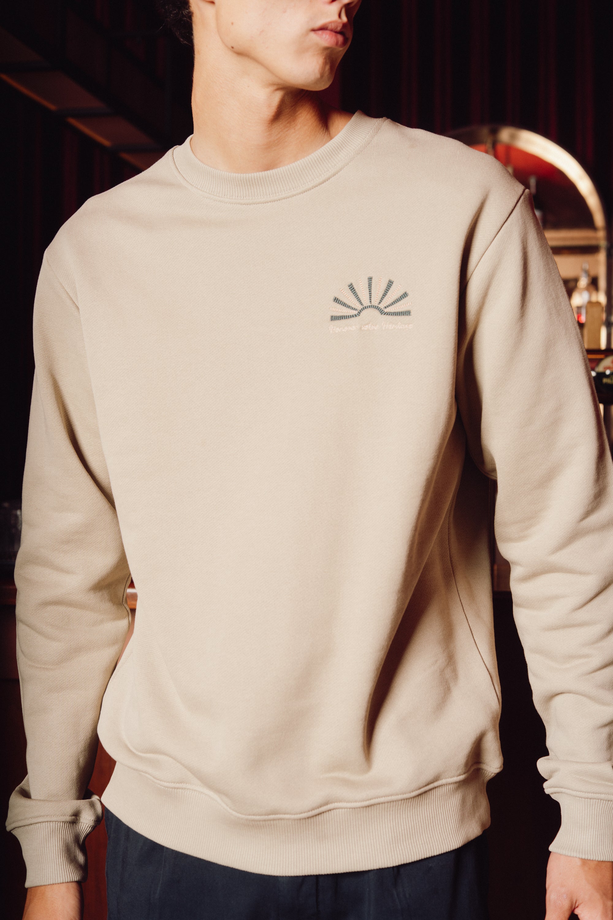 Honorer horizon crewneck   - Dark sand