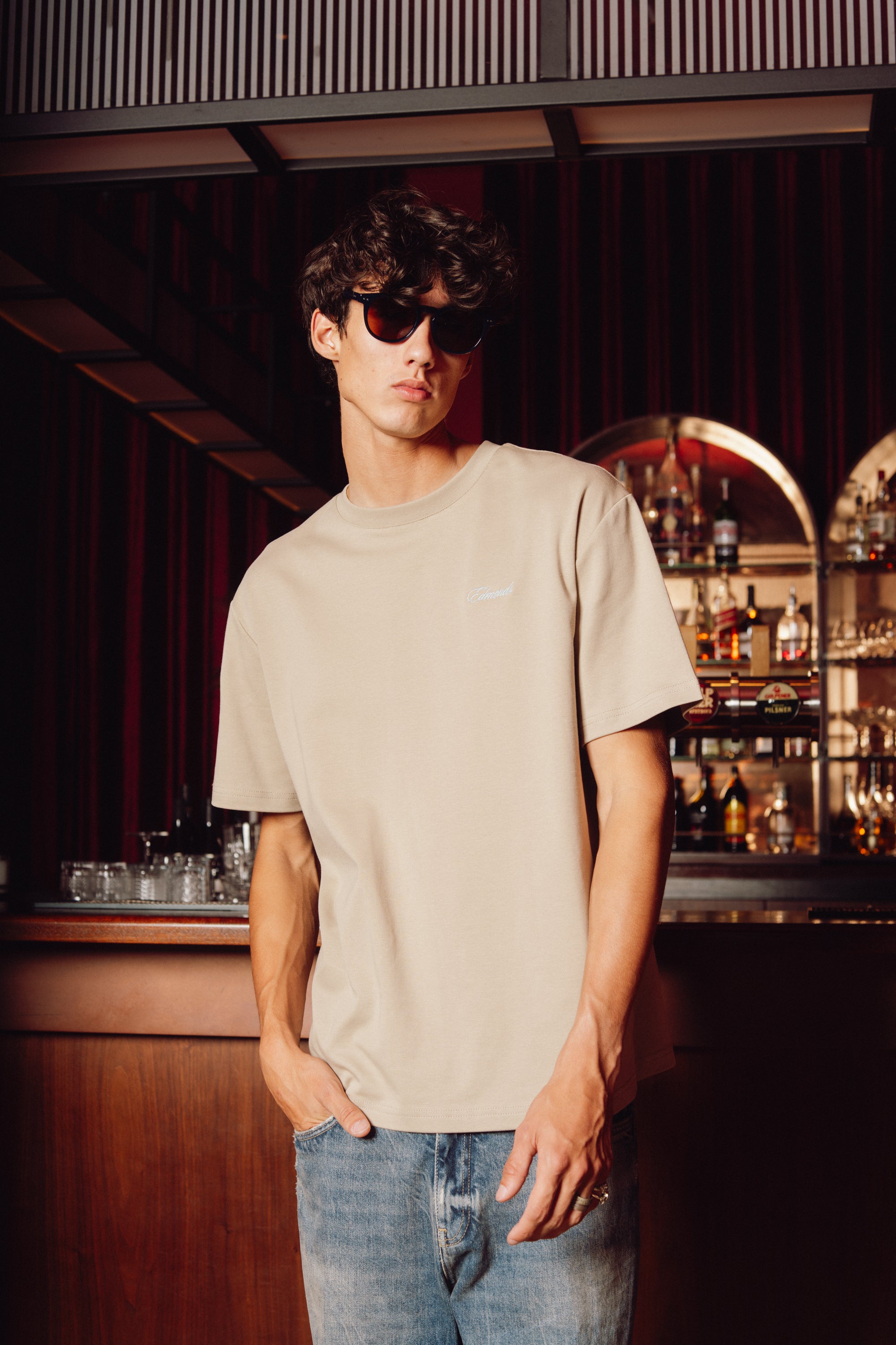 Le Café T-shirt - Dark sand