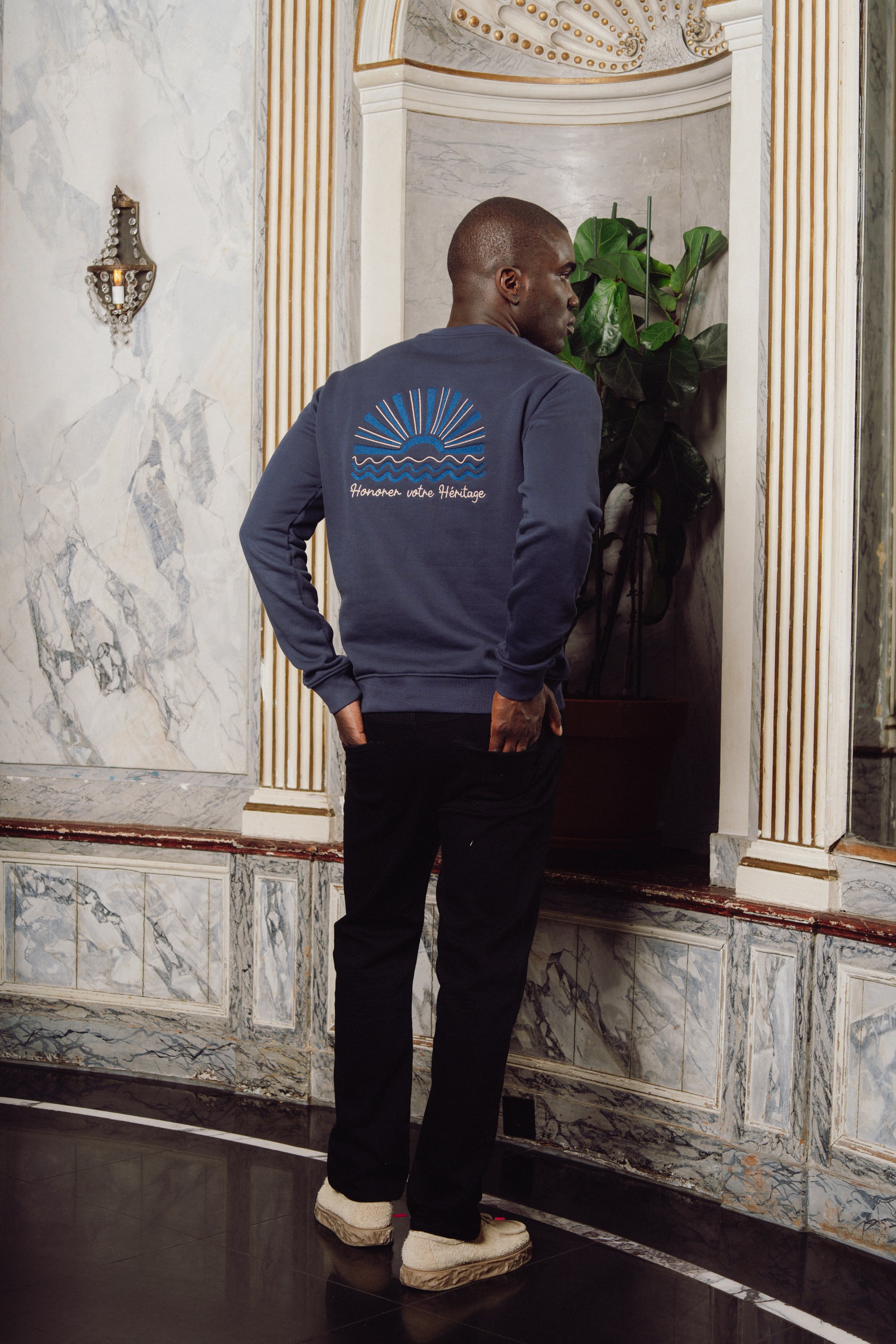 Honorer horizon crewneck   - Navy